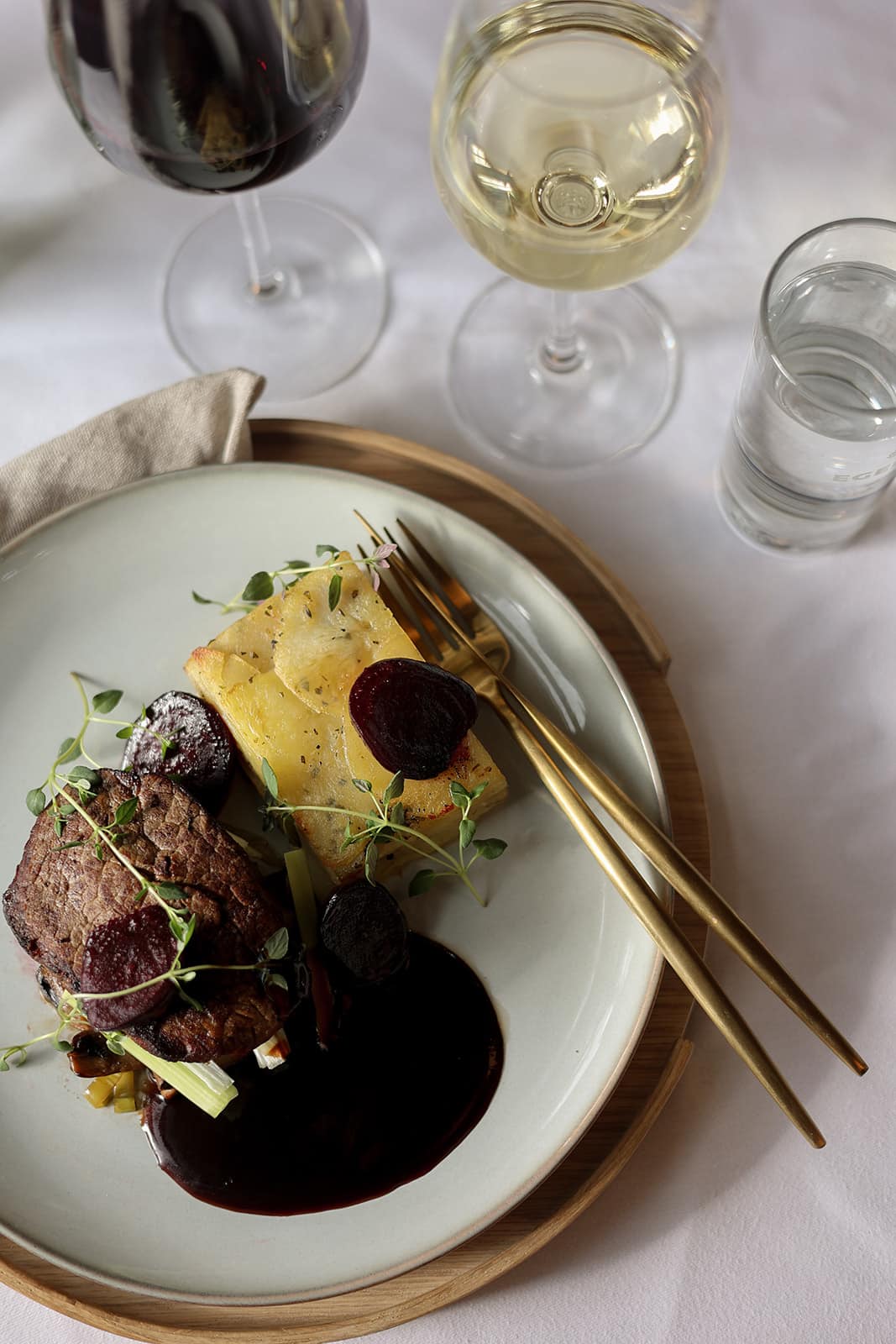 Hovedret og vin på Spisehuset i Værløse